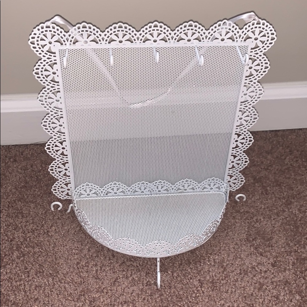 Hanging jewelry organizer